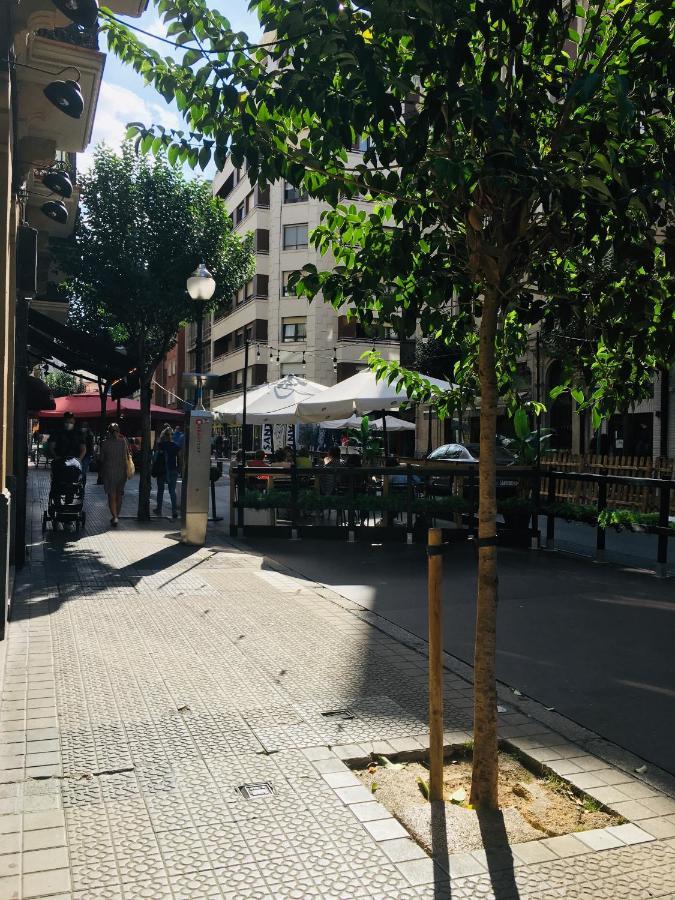 Piso Centrico Con Patio Apartament Bilbao Zewnętrze zdjęcie