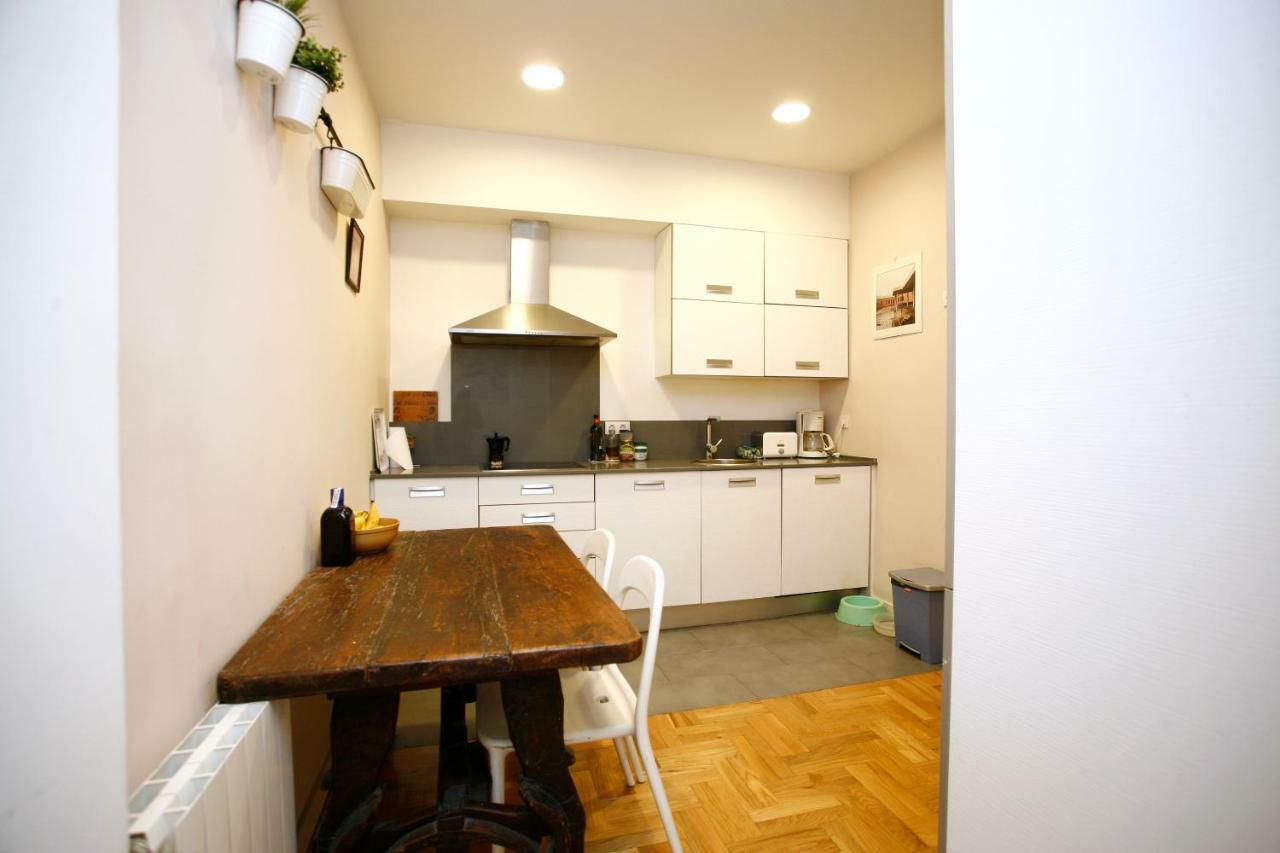 Piso Centrico Con Patio Apartament Bilbao Zewnętrze zdjęcie